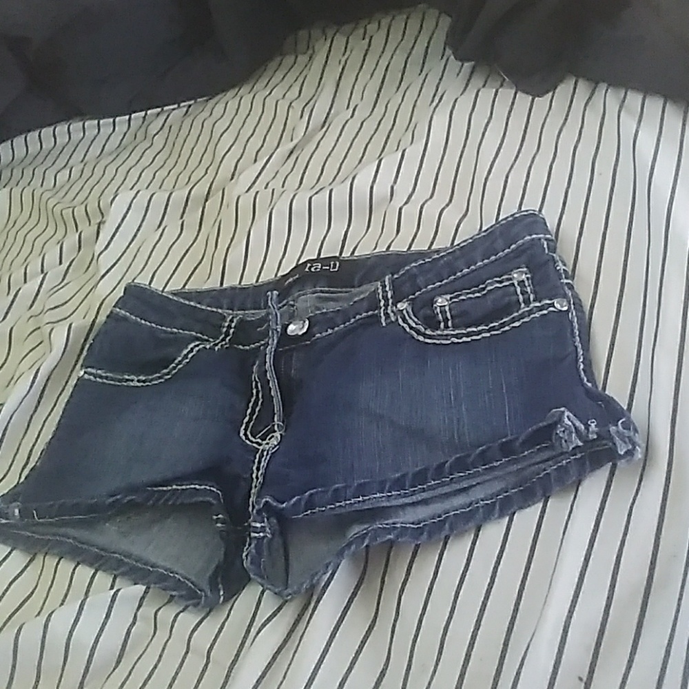 Clothes - Picture 4 of 6